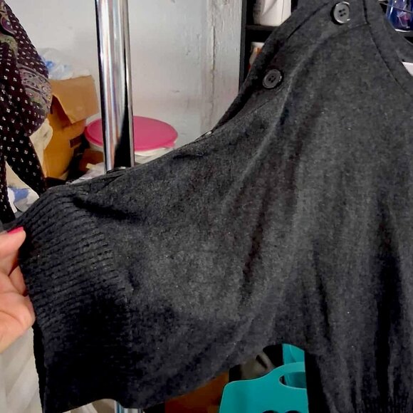 Cable & Gauge Grey Dolman Mid-Length Sleeve Sweater, SIZE SMALL - Picture 3 of 11